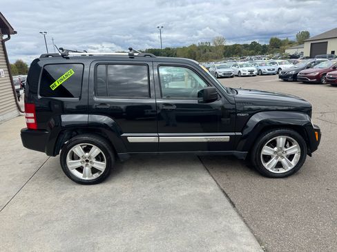 Used 2012 Jeep Liberty Limited Jet image 4