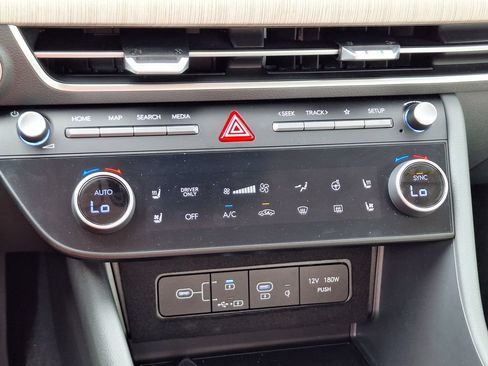 New 2025 Hyundai Sonata Limited FWD image 24