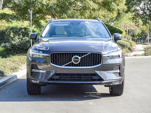 Used 2022 Volvo XC60 B5 Momentum w/ Advanced Package image 2