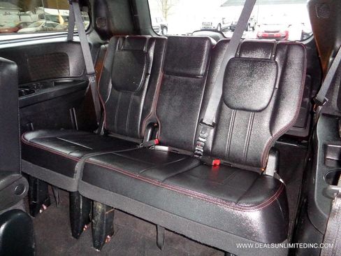 Used 2018 Dodge Grand Caravan GT image 17