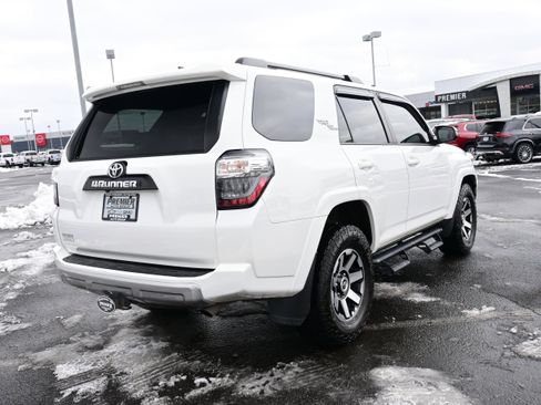 Used 2022 Toyota 4Runner TRD Off-Road Premium image 8