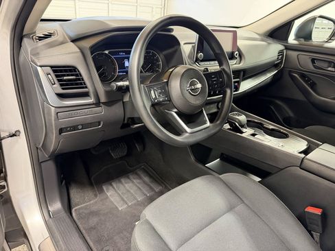 Used 2024 Nissan Rogue S FWD image 10