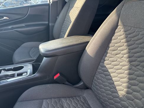 Used 2020 Chevrolet Equinox LT w/ Driver Convenience Package image 21