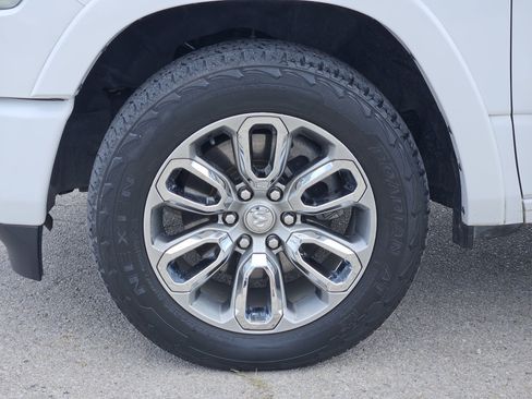 Used 2021 RAM 1500 Laramie AWD/4WD image 10