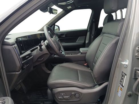 Used 2025 Hyundai Santa Fe Calligraphy AWD/4WD image 9