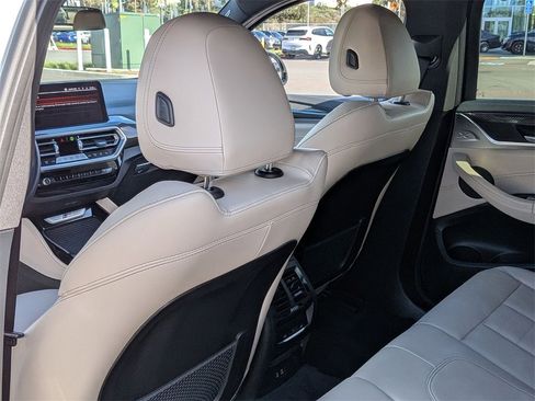 Used 2024 BMW X4 M40i w/ Premium Package image 26