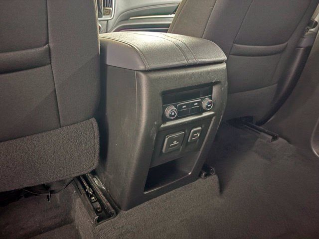 Used 2021 Chevrolet Traverse LT FWD image 25