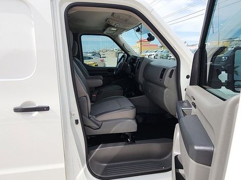 Used 2020 Nissan NV 3500 S image 23