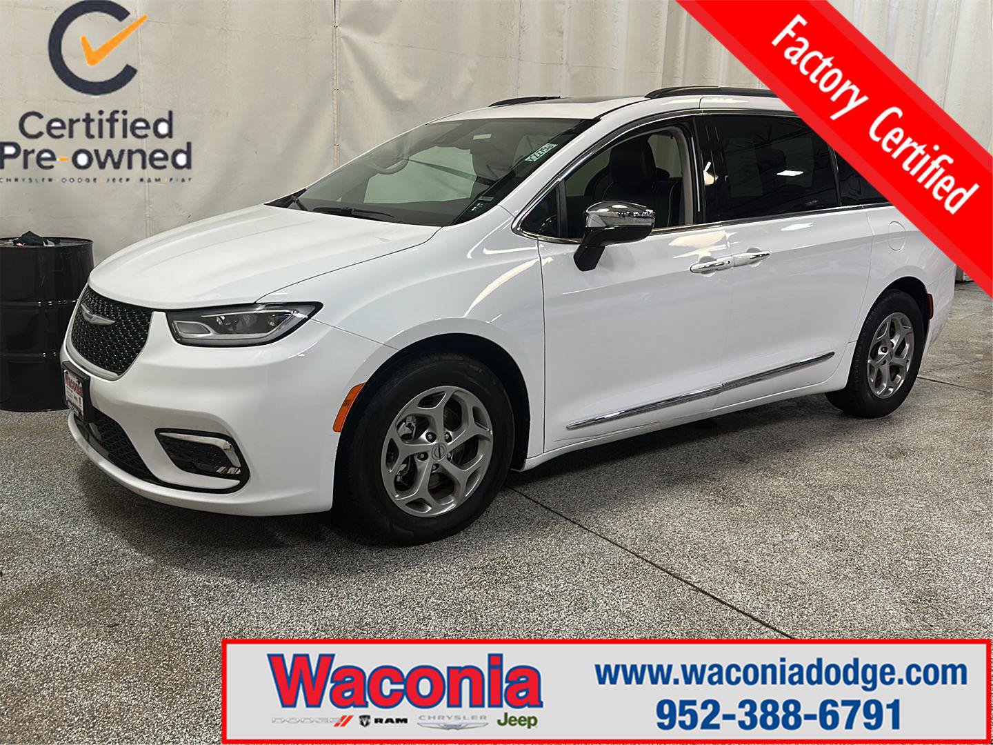 Certified 2023 Chrysler Pacifica Limited FWD image 1