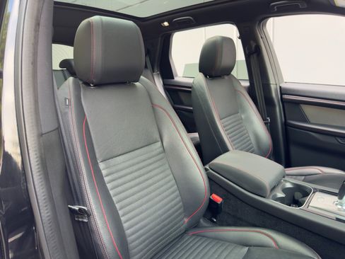 Used 2022 Land Rover Discovery Sport SE R-Dynamic image 39