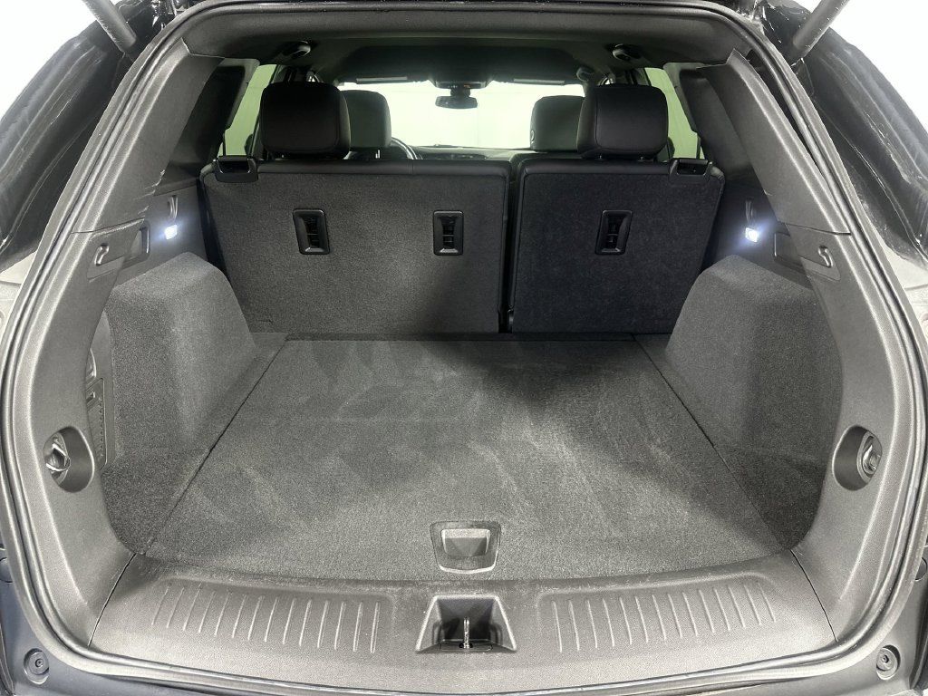 Used 2023 Cadillac XT5 Luxury FWD image 28