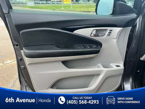 Used 2019 Honda Pilot Touring image 27