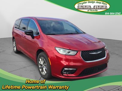 New 2026 Chrysler Pacifica Select