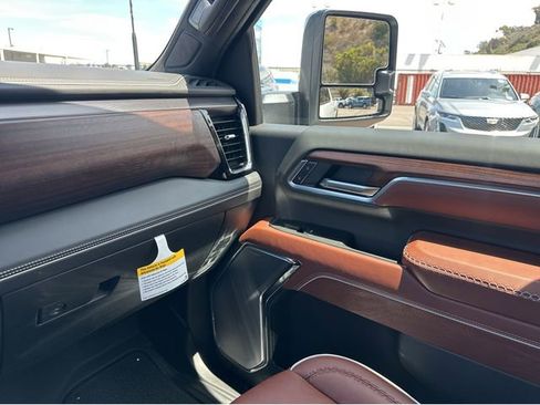 New 2025 GMC Sierra 2500 Denali Ultimate image 7