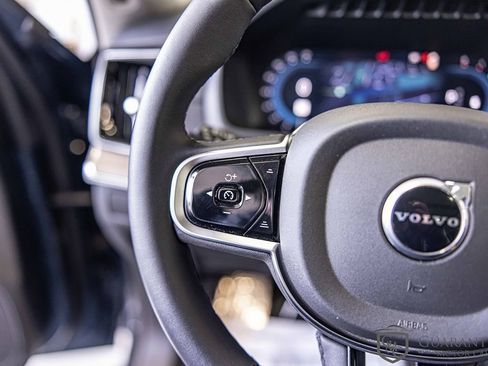 Used 2025 Volvo XC90 B6 Plus image 26