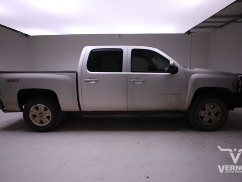 Used 2011 Chevrolet Silverado 1500 LTZ w/ Z71 Appearance Package image 5