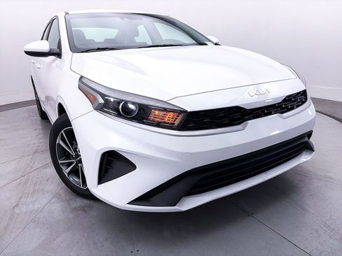 Certified 2023 Kia Forte LXS FWD image 6
