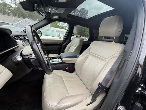 Used 2018 Land Rover Discovery HSE AWD/4WD image 12