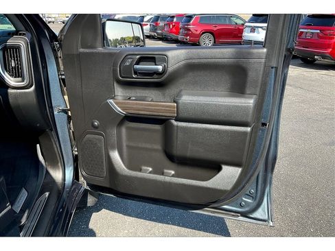 Used 2019 Chevrolet Silverado 1500 RST image 24