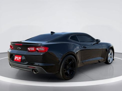 Used 2021 Chevrolet Camaro LT RWD image 4