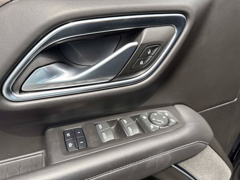 Used 2022 Chevrolet Tahoe LT w/ Luxury Package RWD image 19