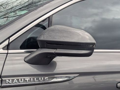 Certified 2021 Lincoln Nautilus Reserve w/ Equipment Group 201A image 12