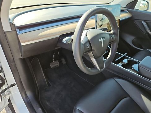 Used 2021 Tesla Model Y 2WD image 10