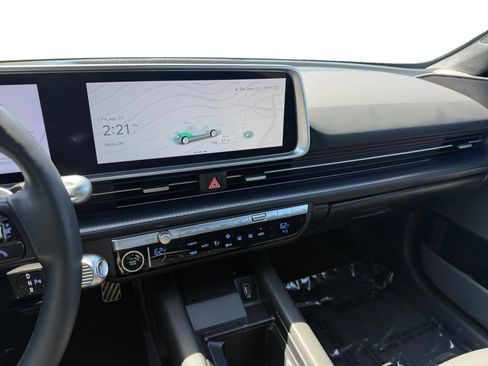 Used 2024 Hyundai Ioniq 6 Limited image 12