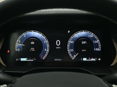 Used 2025 Jeep Grand Cherokee Limited w/ Black Appearance Package image 25