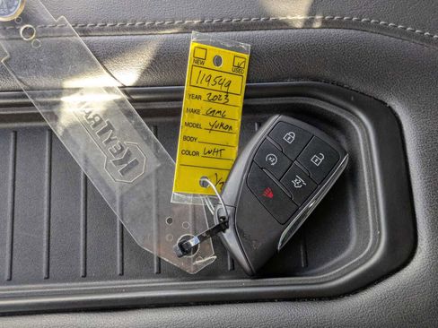 Used 2023 GMC Yukon SLE image 35
