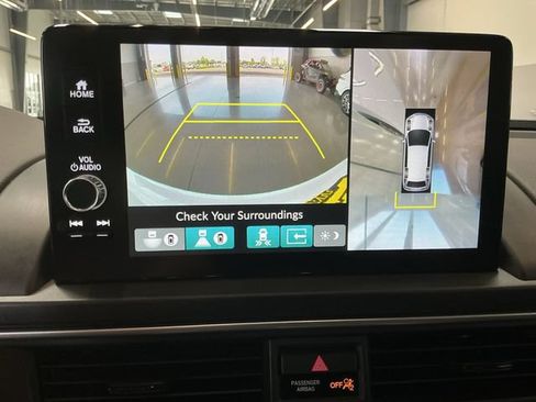 Used 2025 Honda Pilot Elite image 16