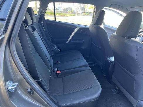 Used 2015 Toyota RAV4 LE FWD image 11