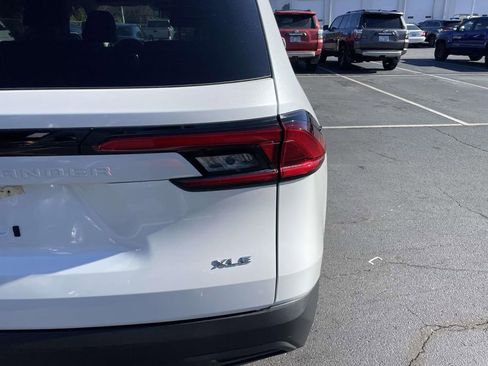 Used 2024 Toyota Grand Highlander XLE image 18