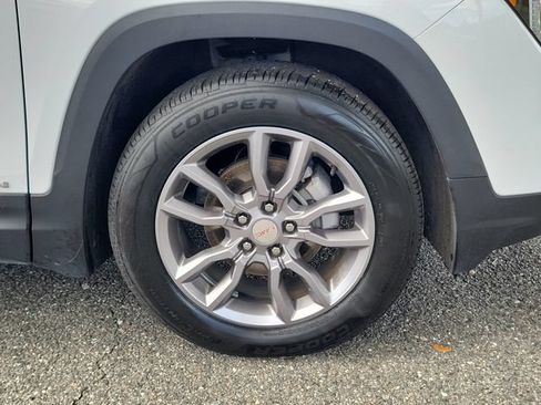 Certified 2024 GMC Terrain SLT FWD image 6