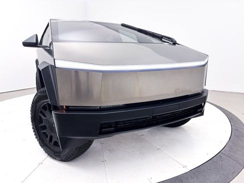 Used 2024 Tesla Cybertruck AWD Crew Cab image 7