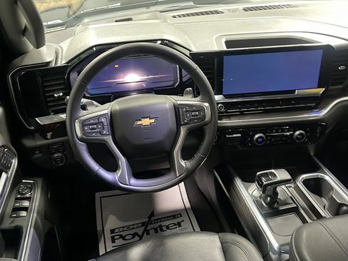 Used 2025 Chevrolet Silverado 1500 LTZ w/ LTZ Premium Package AWD/4WD image 3
