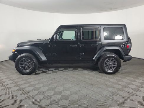 Used 2025 Jeep Wrangler Sport S image 7