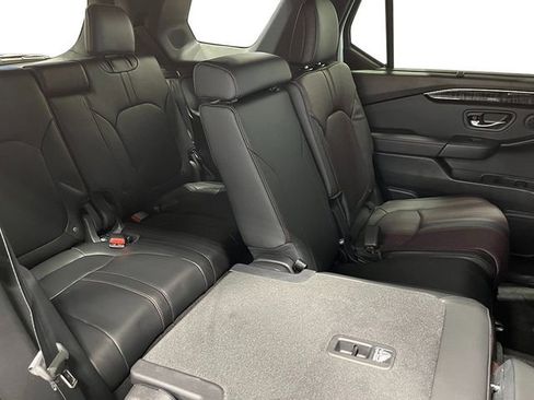 New 2025 Honda Pilot Black Edition image 28