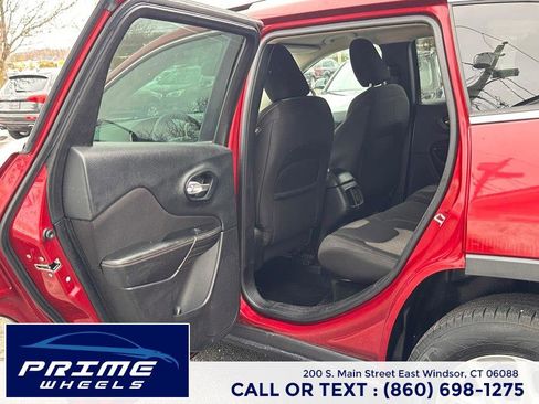 Used 2014 Jeep Cherokee Latitude image 11