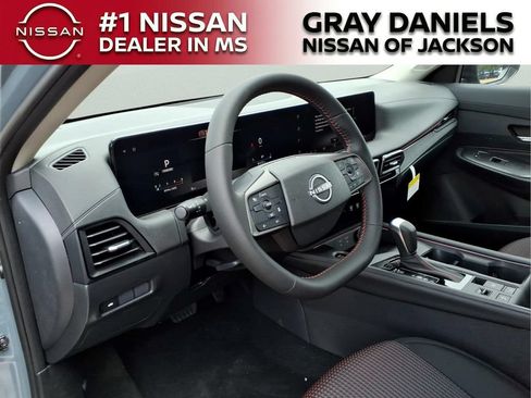 New 2026 Nissan Sentra SR w/ Floor Mat Package FWD image 9