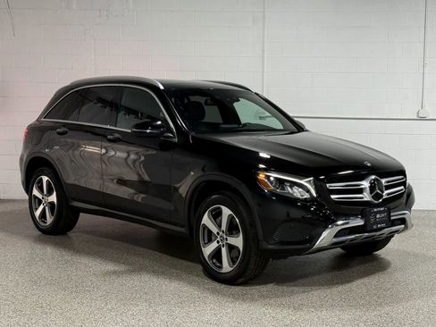 Used 2018 Mercedes-Benz GLC 300 4MATIC image 4