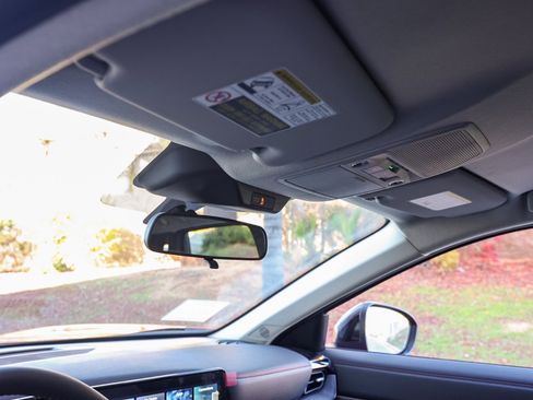 New 2026 Nissan Kicks SR image 13