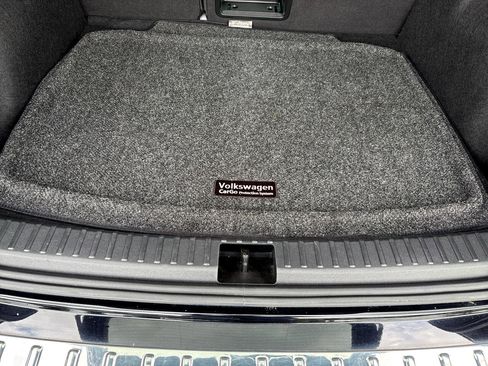 Used 2022 Volkswagen Taos SEL image 32