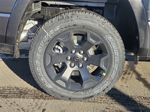 New 2026 RAM 1500 4x4 Crew Cab image 9