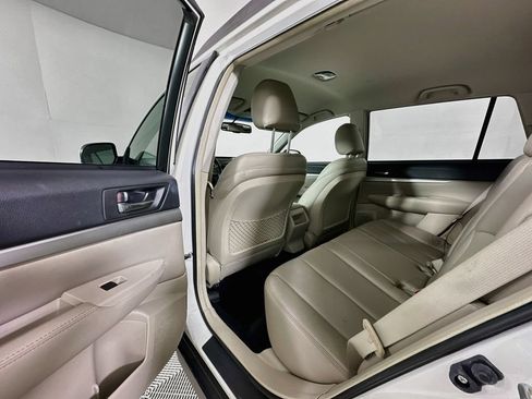 Used 2011 Subaru Outback 2.5i Premium w/ All-Weather Pkg AWD/4WD image 17