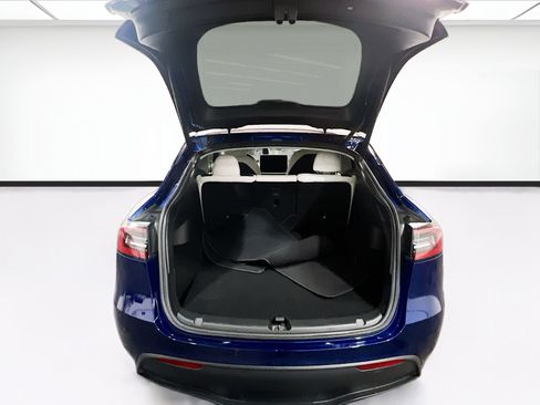 Used 2022 Tesla Model Y Long Range AWD/4WD image 19