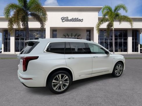 Certified 2024 Cadillac XT6 Premium Luxury FWD image 15