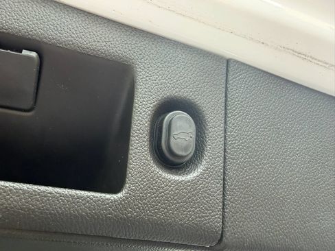 Used 2015 Chevrolet Tahoe LT AWD/4WD image 36