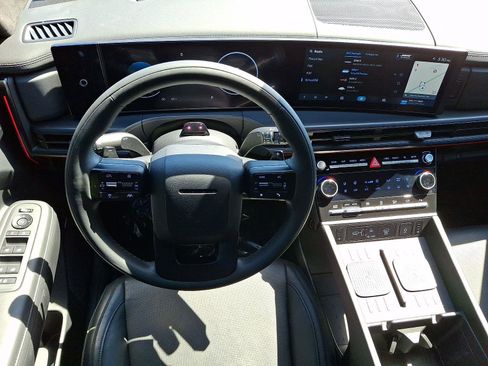 Used 2025 Hyundai Santa Fe Calligraphy w/ Tow & Go Package AWD/4WD image 13