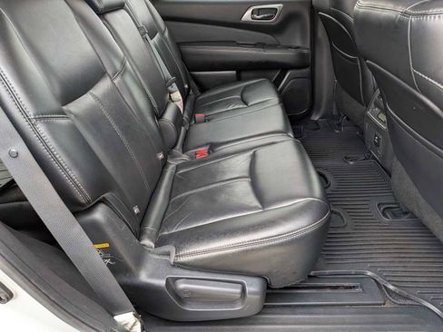 Used 2015 Nissan Pathfinder SL w/ SL Tech Package image 19